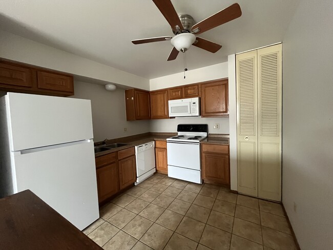 Building Photo - 4244 S 51st St