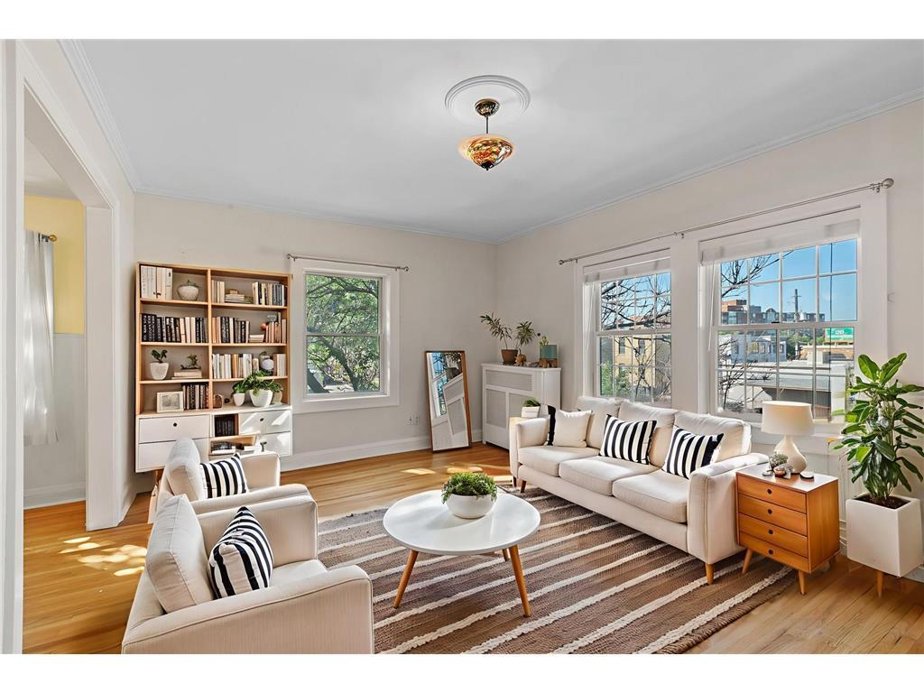 Foto principal - 2739 Girard Ave S