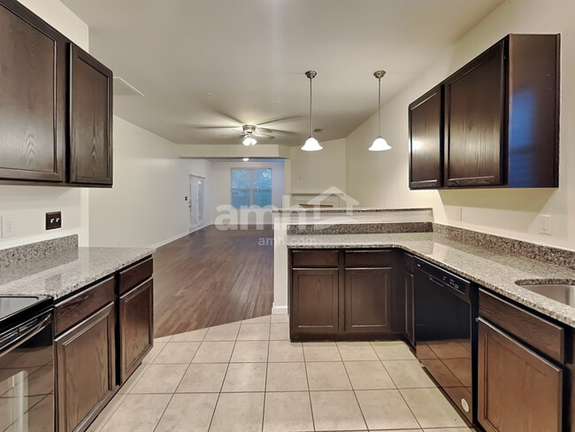 Foto del edificio - 4123 Oakstone Dr