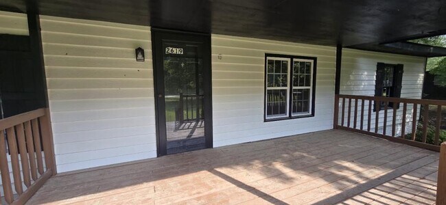 Foto del edificio - 2619 W Black Creek Rd