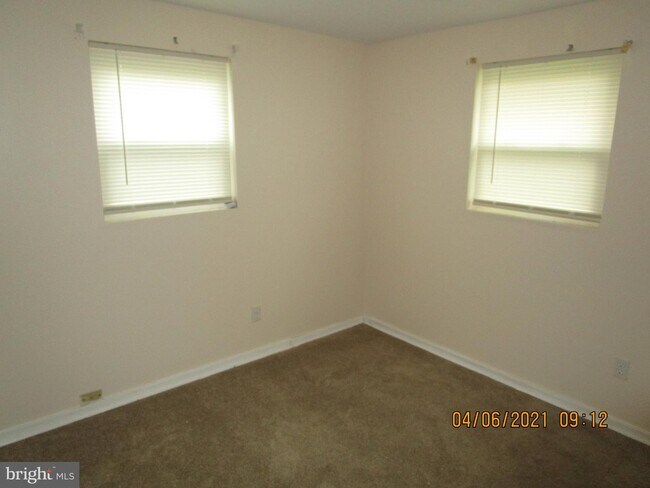 Foto del edificio - 17528 Ward Ave