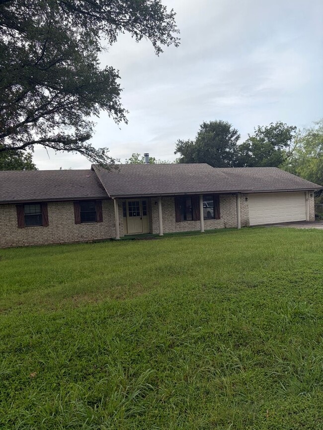 Building Photo - 200 Ouida Dr