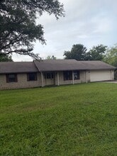 Building Photo - 200 Ouida Dr