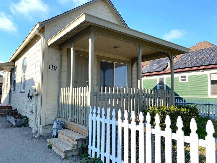 Primary Photo - Pet Friendly 3 Bedroom Home in South Salinas
