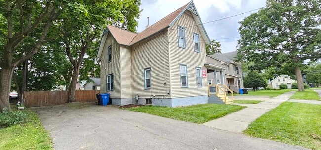 Building Photo - 50 Lincoln Ave