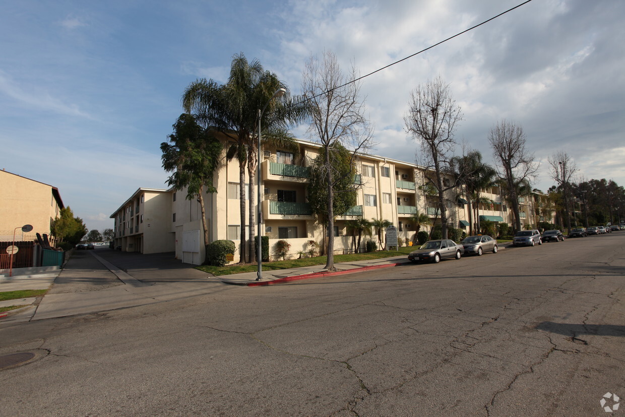 Building Photo - Glade Apartments