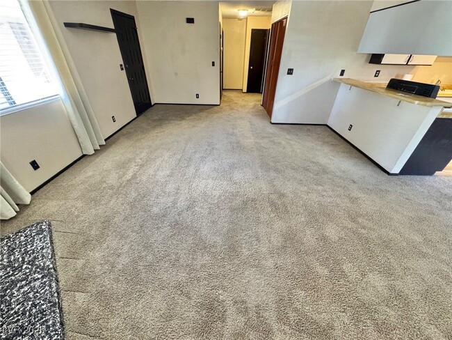 Building Photo - 1480 Tamareno Cir