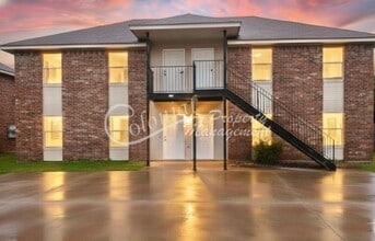 Building Photo - 1111 Horizon Dr