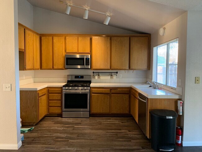 Foto del edificio - 3535 W Avenue J4
