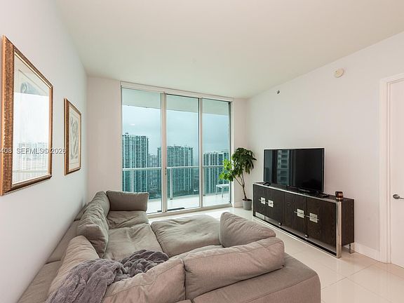 Photo - 55 SE 6th St Apartment