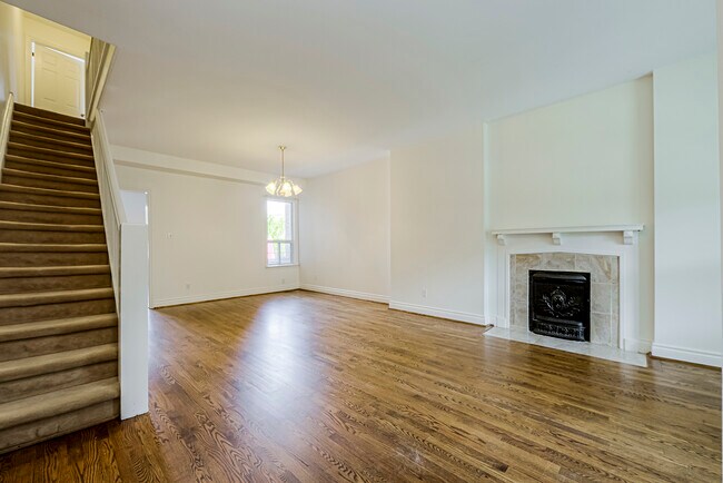 Building Photo - 40 Garnock Ave