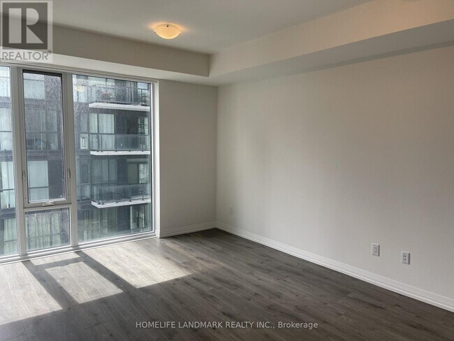 Building Photo - 8 Widmer St