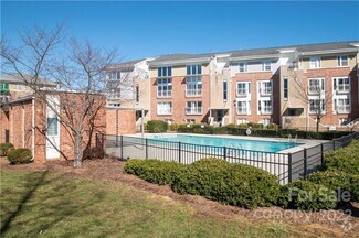Building Photo - 647 Raphael Pl