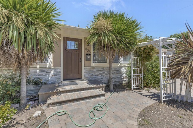 Foto del edificio - 825 Cedar Ave