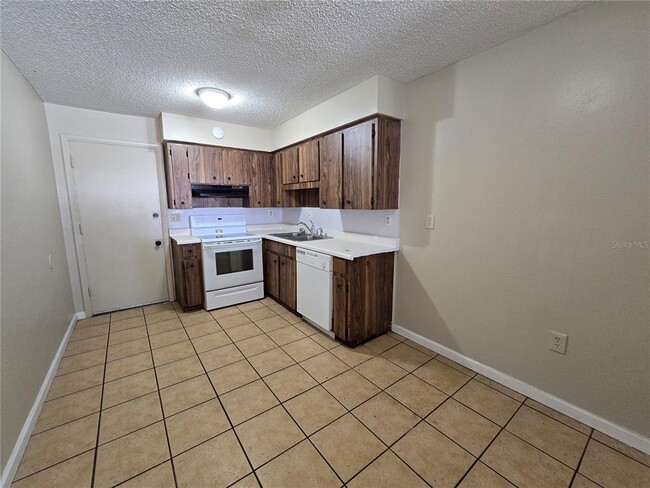 Building Photo - 3023 Reiter Dr