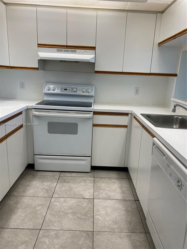 Foto del edificio - 13055 SW 15th Ct