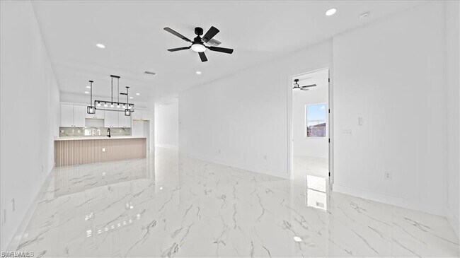 Foto del edificio - 1009 NE 15th Ln