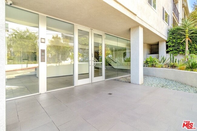 Building Photo - 9005 Cynthia St