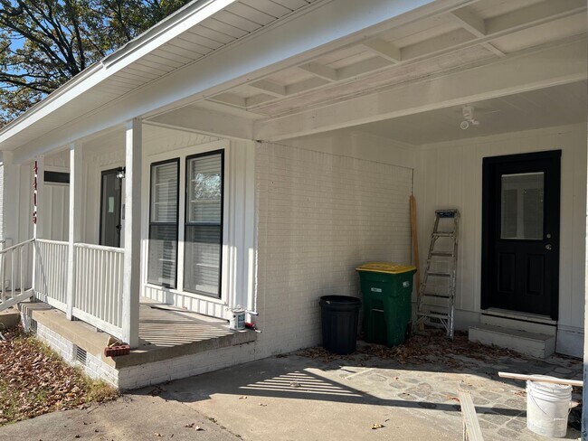 Building Photo - 4415 Lakeview Rd., North Little Rock AR 72...