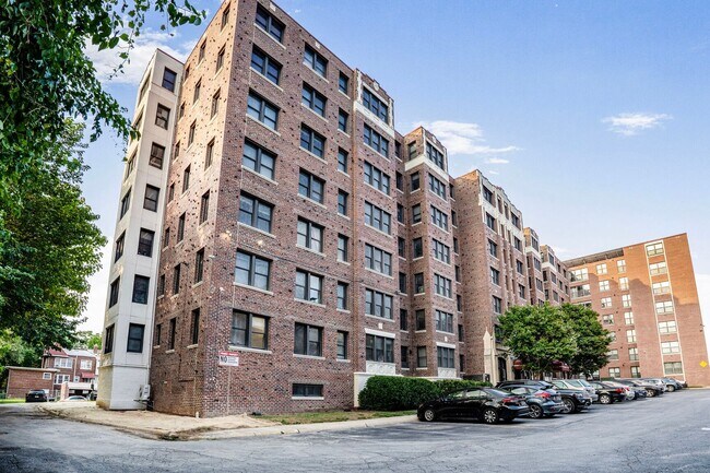 Foto del edificio - Available Now! Recently Updated, Spacious ...