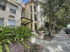 Building Photo - 402 S Armenia Ave