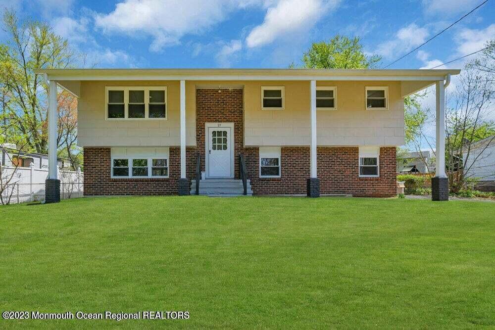 Primary Photo - 37 Villanova Dr