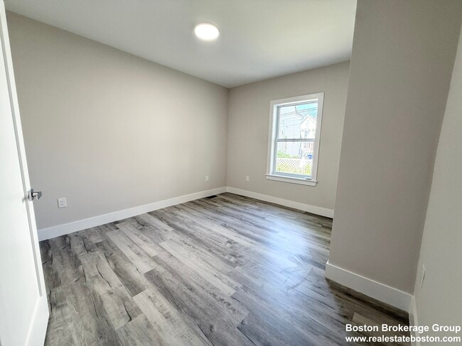 Building Photo - 12 Cawfield St