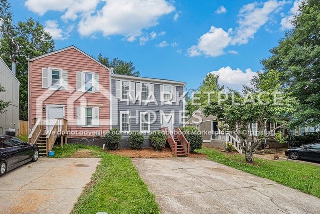Building Photo - 2032 Charter Manor