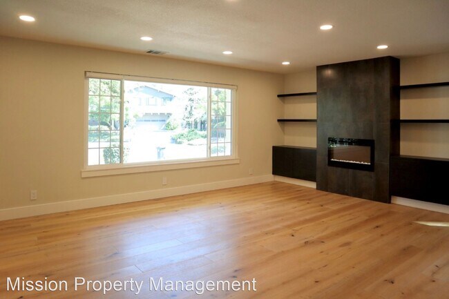 Foto del edificio - 5 br, 3.5 bath House - 573 Shoshone Ct