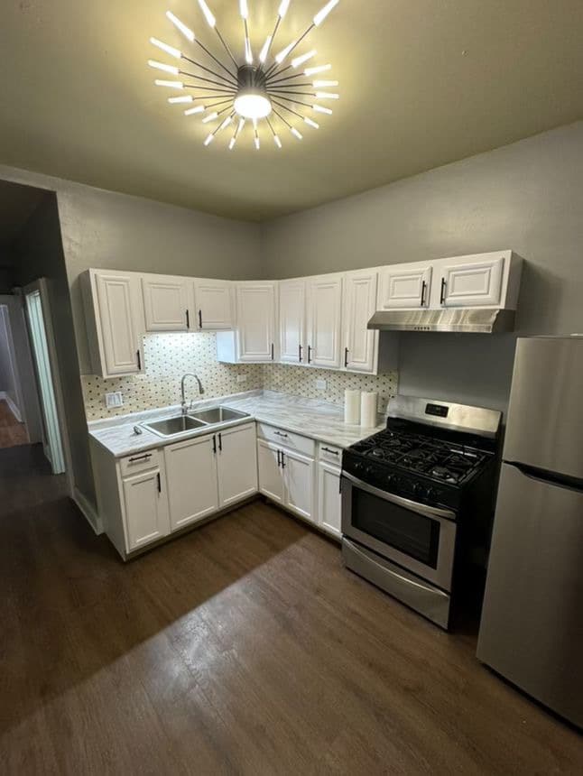 Building Photo - 1911 S Lawndale Ave