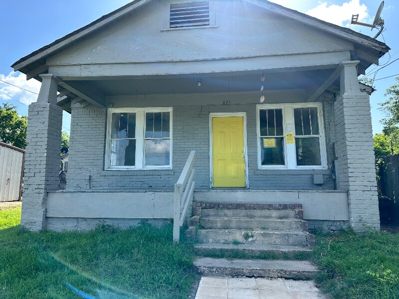 Foto principal - 221 Linden Ave
