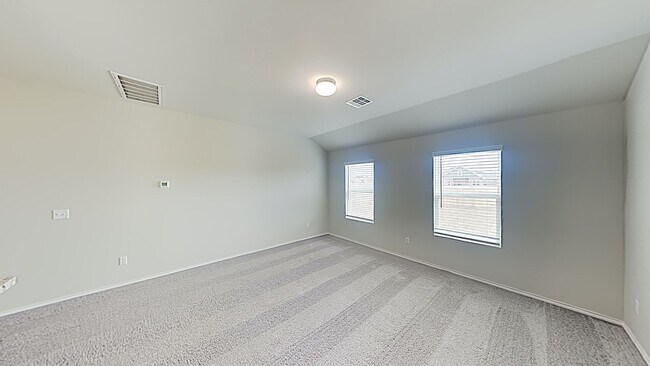 Building Photo - A Beautiful and Spacious 3 Bedroom 2 Bath Home in Yukon Schools