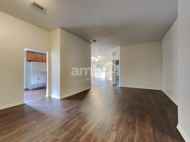 Foto del edificio - 2594 Carson Oaks Dr