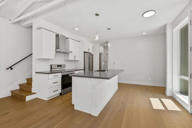 Foto del edificio - Fresh AIR CONDITIONED Arbor Lane Beauty!