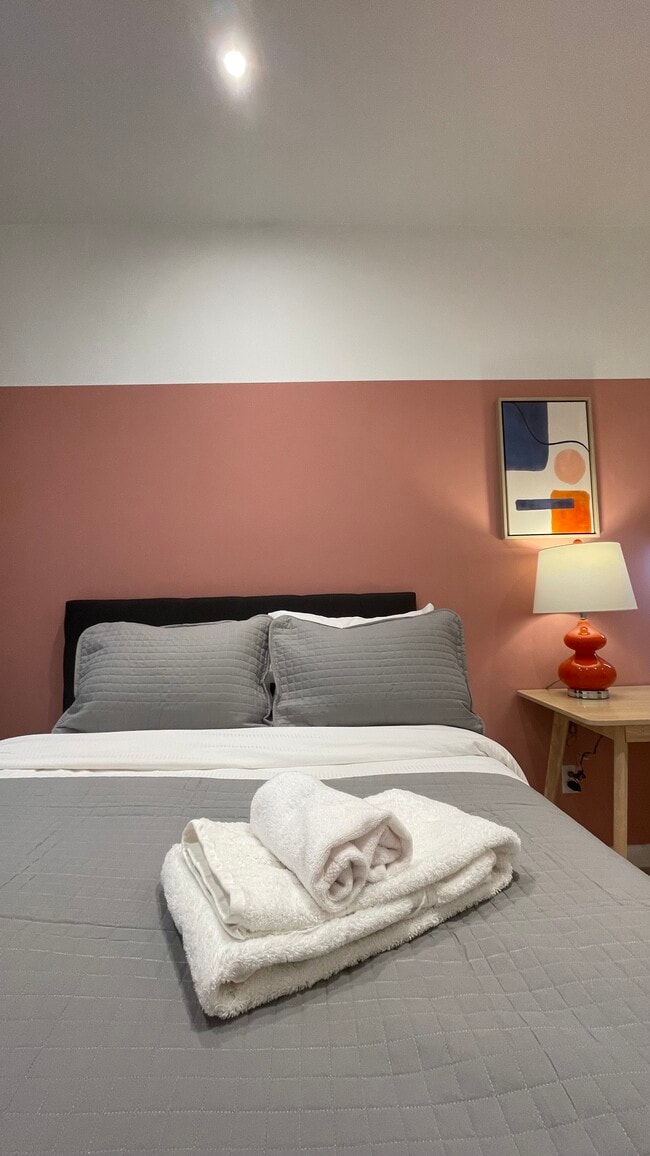 Photo - 111 E 39th St Apartments