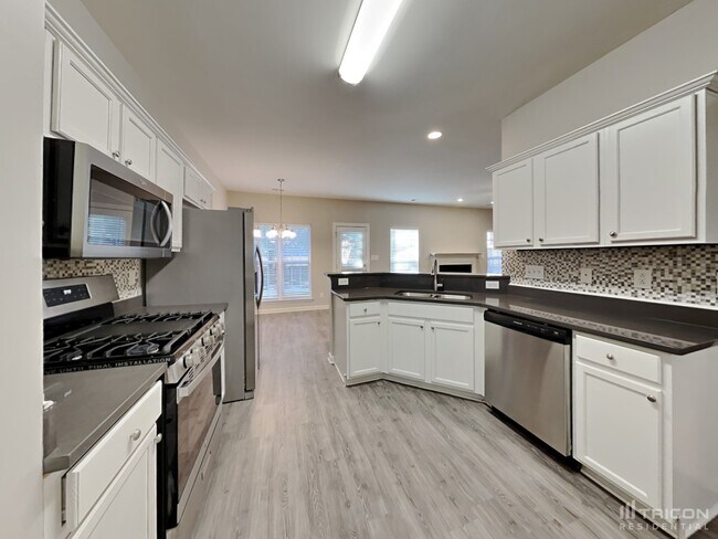 Foto del edificio - 225 Everett Park Dr