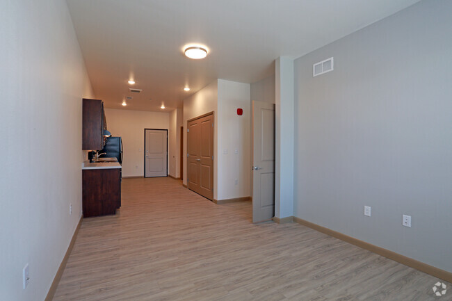 1BR, 1BA - 750 SF - Littleton Crossing