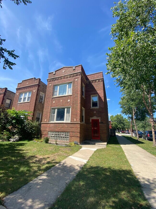 Foto del edificio - 1656 N Luna Ave