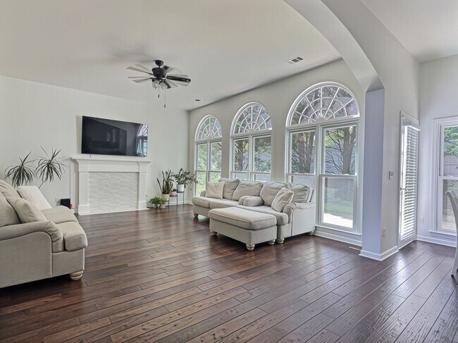 Foto del edificio - 1743 Wilkenson Ct NE