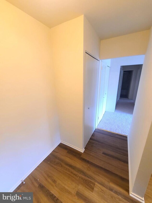 19309 Club House Rd Unit 304, Montgomery Village, MD 20886 Condo for