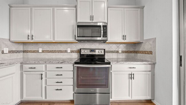 Building Photo - 4 br, 2.5 bath House - 5354 Fallen Leaf Drive