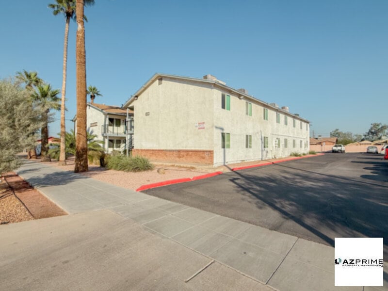Foto principal - FREE FIRST MONTH'S RENT MOVE IN SPECIAL! Inviting 2/1 Phoenix Apartment with Modern Comforts!