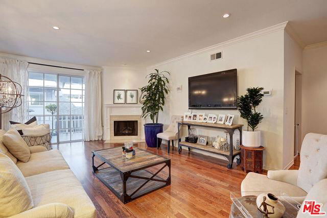Primary Photo - 11667 Gorham Ave