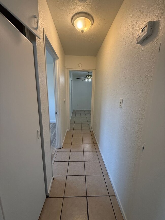 Building Photo - 3 Bedroom 1 Bathroom Home in San Diego