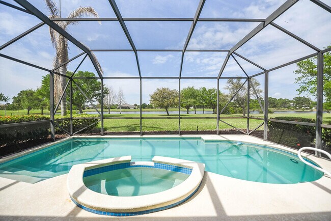 Foto del edificio - 4068 Gardenwood Cir