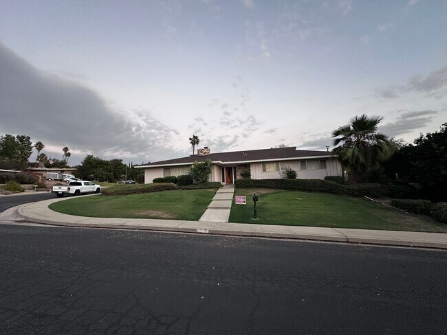 Foto del edificio - HOUSE