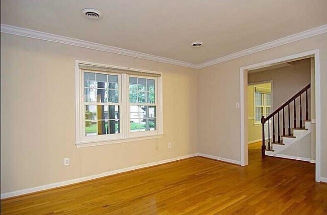 Building Photo - 318 Powhatan Drive Poquoson VA 23662