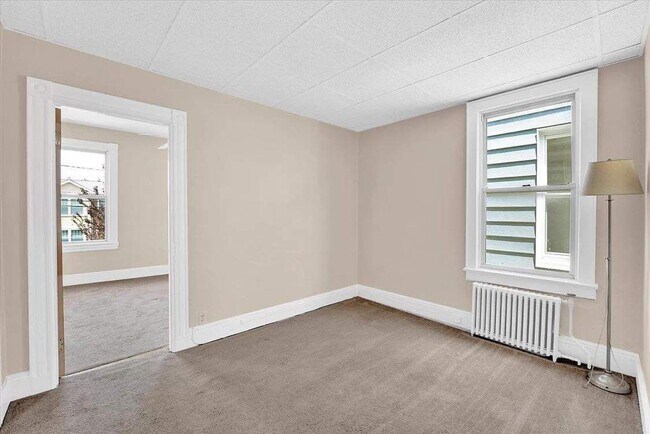Building Photo - 810 7th St