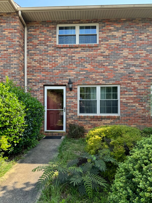 Foto principal - 110 Colt Ln