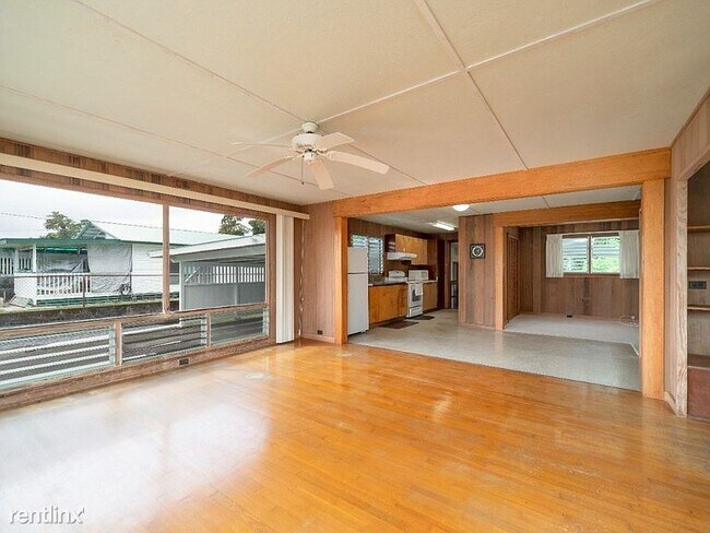 Foto del edificio - 3 br, 2 bath House - 50 Hale Nani St